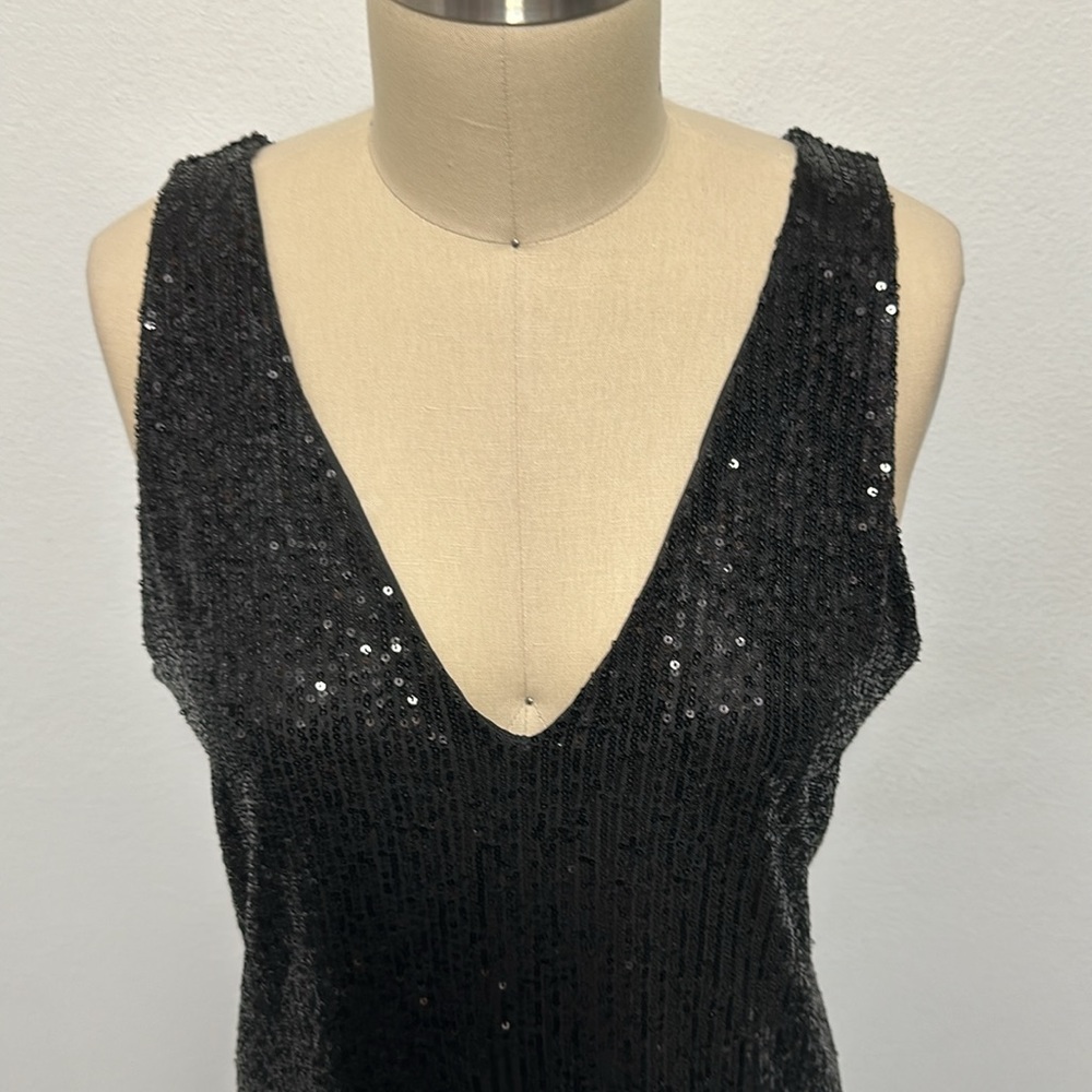 H&M V-neck Sequined Dress - Picture 2 of 9